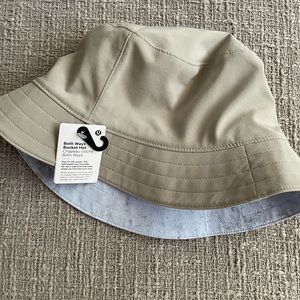 NWT lululemon both ways bucket hat bone tan / blue camo L / XL